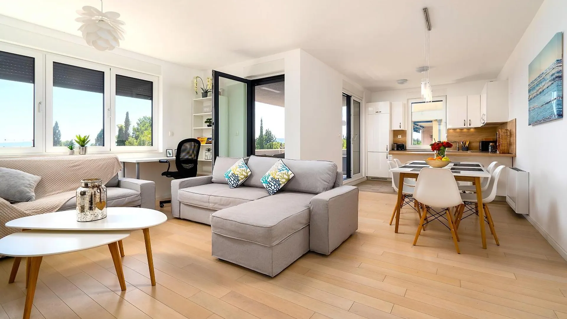 Apartment Amazing Kasjuni Beach Residence With Garrage Split
